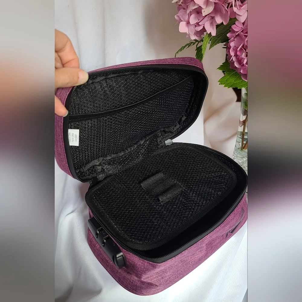 Tweed Locking Case 🔒 - Picture 5 of 10